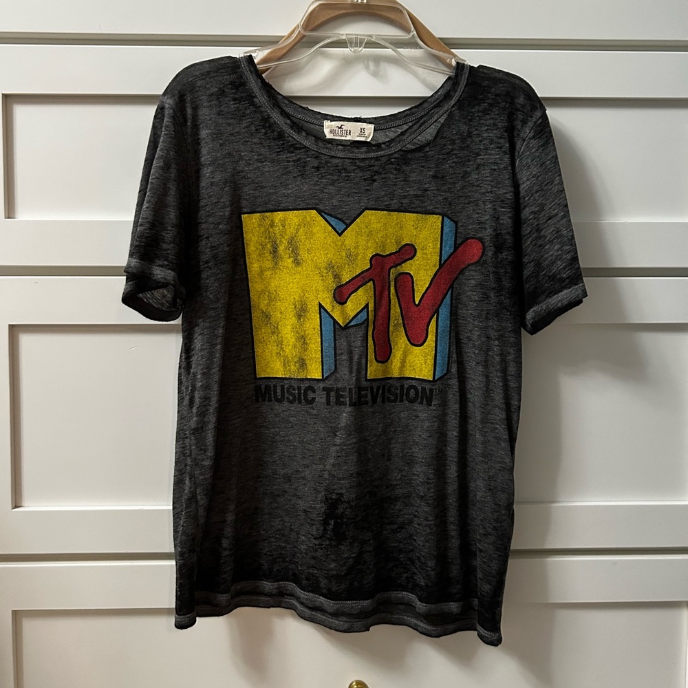 MTV Graphic Tee in Black